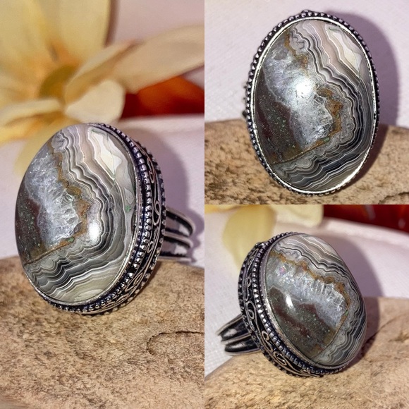 Beautiful Laguna Lace Agate Gemstone Handmade Ring - Picture 4 of 5